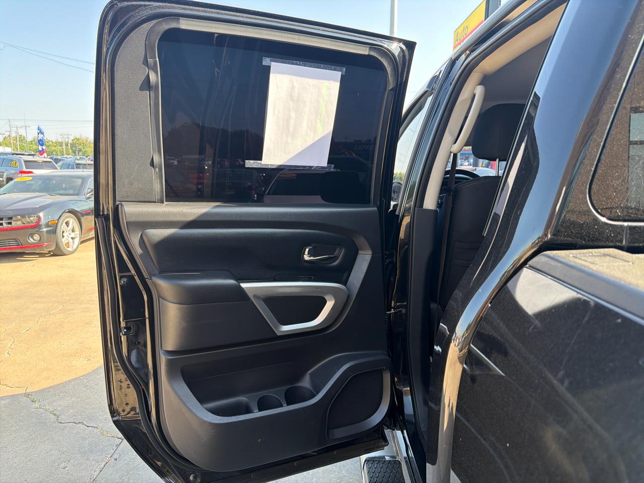 Nissan Titan 4x4 Crew Cab SV 2017