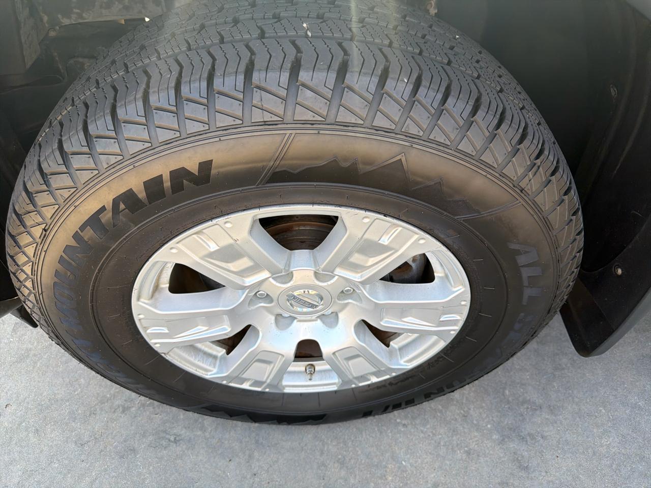 Nissan Titan 4x4 Crew Cab SV 2017