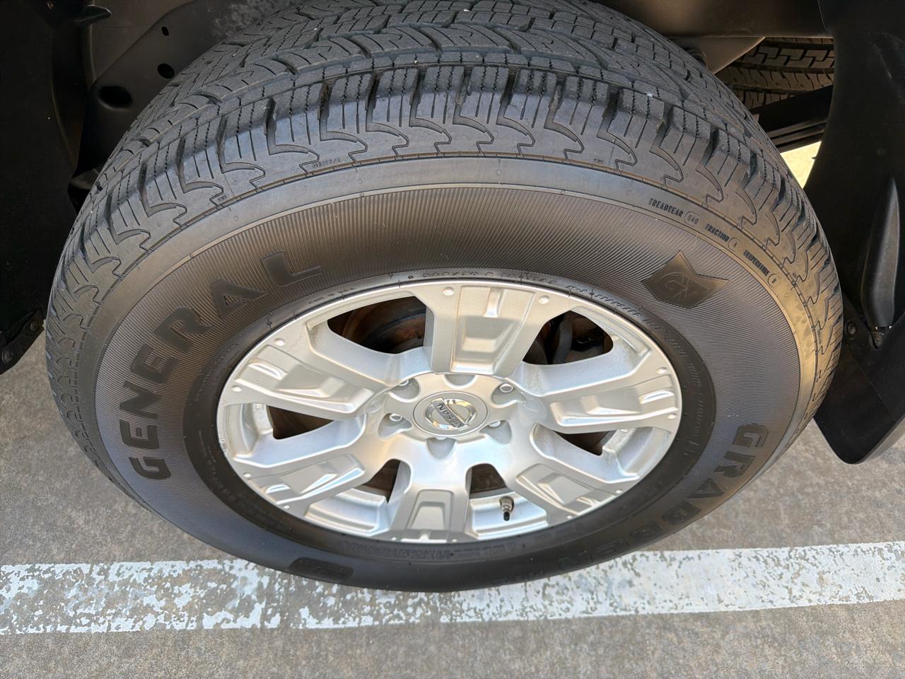 Nissan Titan 4x4 Crew Cab SV 2017