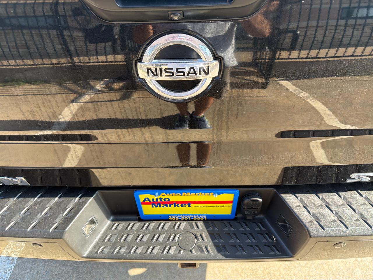 Nissan Titan 4x4 Crew Cab SV 2017