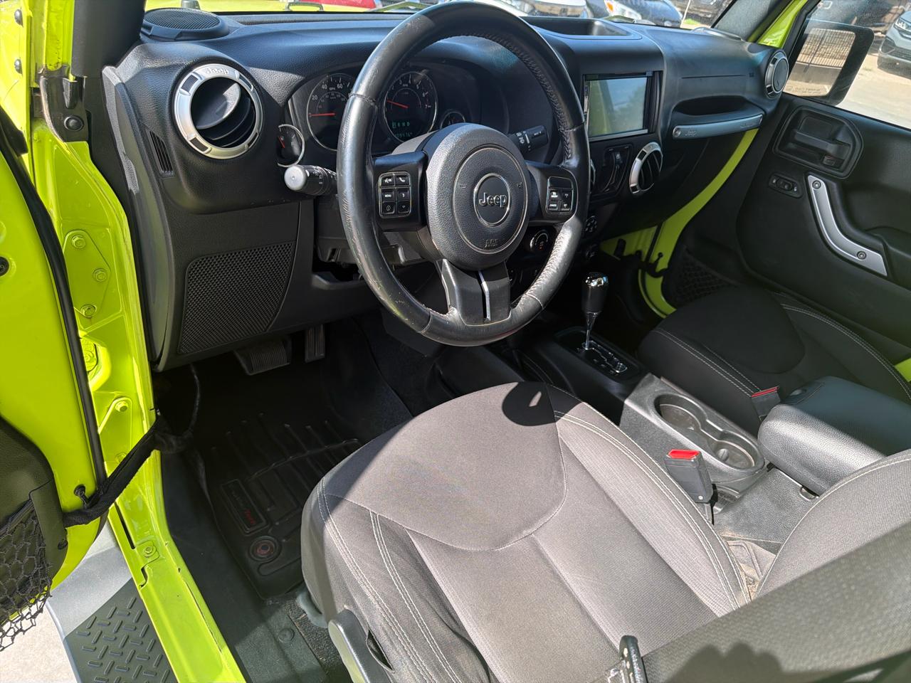 Jeep Wrangler Unlimited 4WD 4dr Sahara 2016