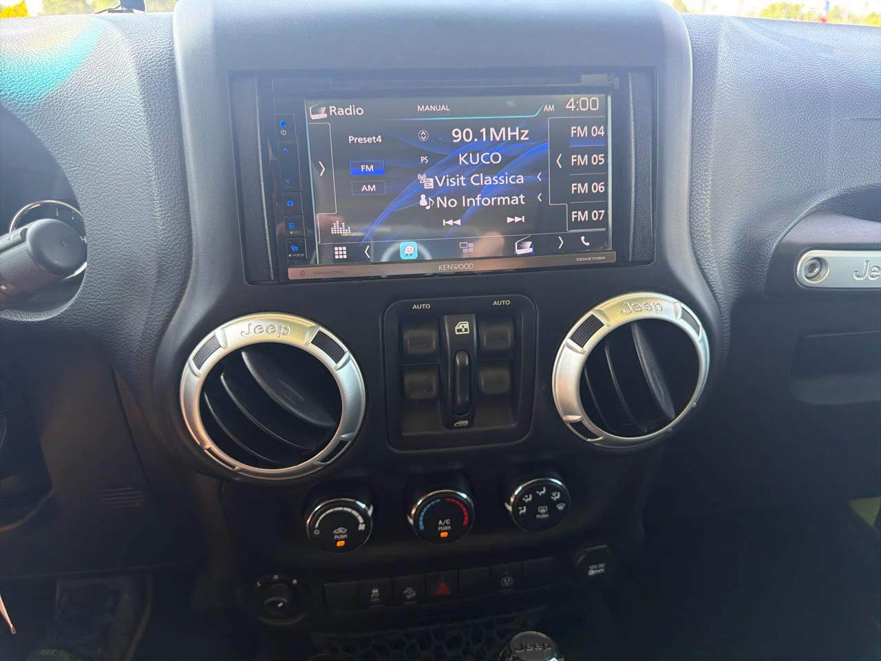 Jeep Wrangler Unlimited 4WD 4dr Sahara 2016