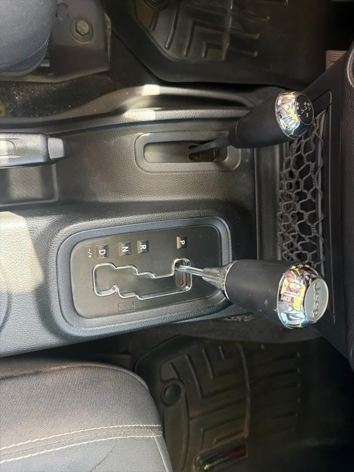 Jeep Wrangler Unlimited 4WD 4dr Sahara 2016