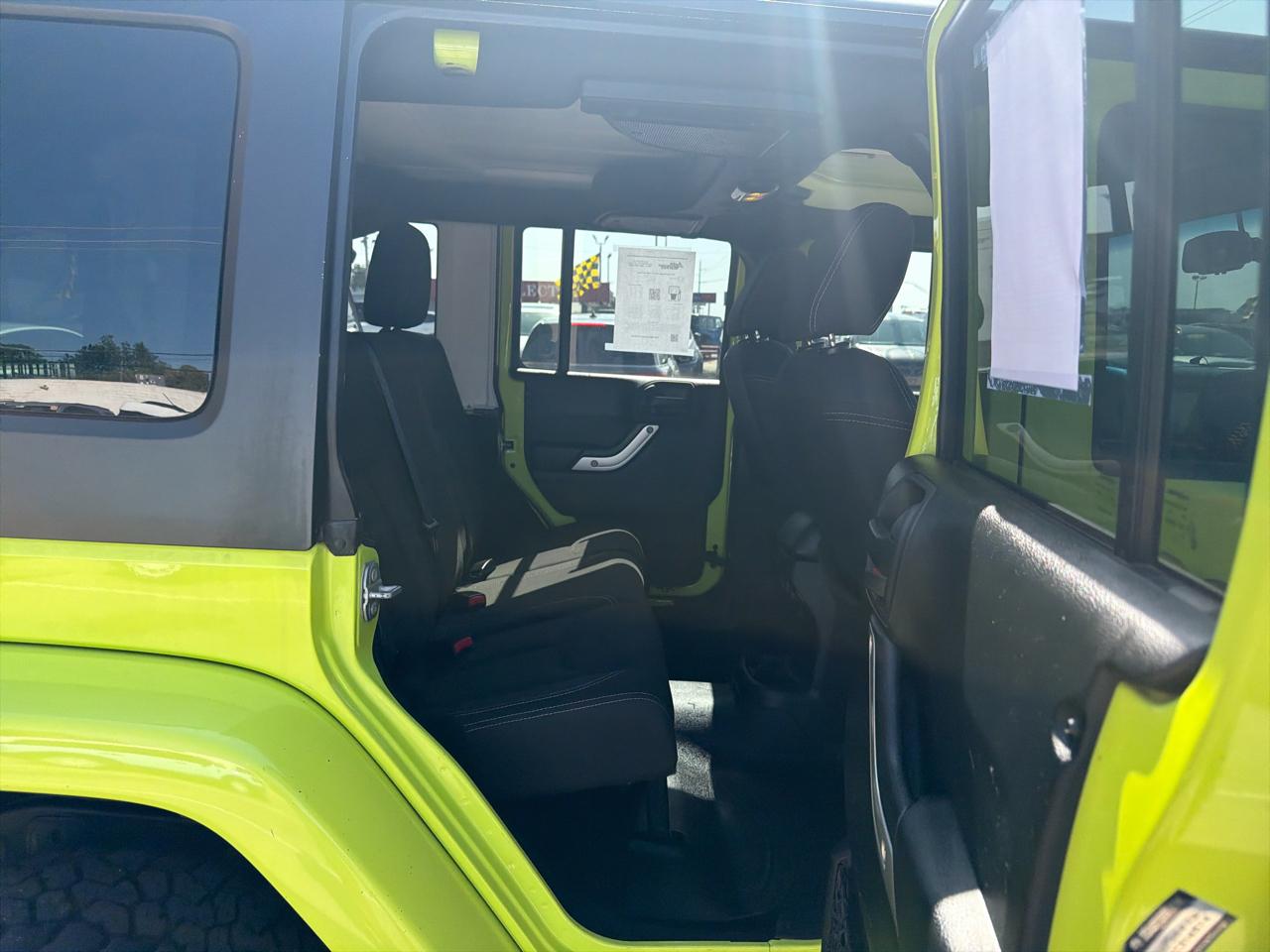 Jeep Wrangler Unlimited 4WD 4dr Sahara 2016