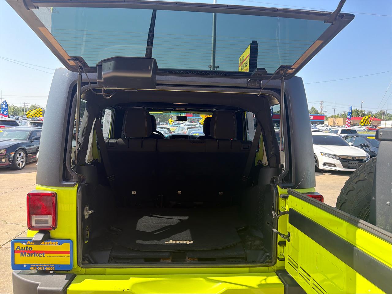 Jeep Wrangler Unlimited 4WD 4dr Sahara 2016
