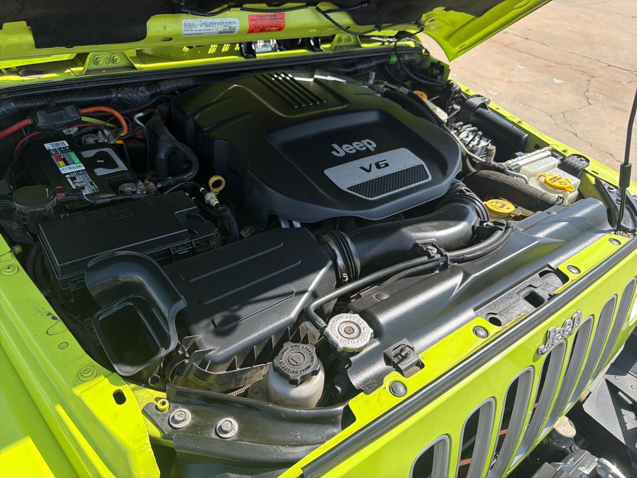 Jeep Wrangler Unlimited 4WD 4dr Sahara 2016