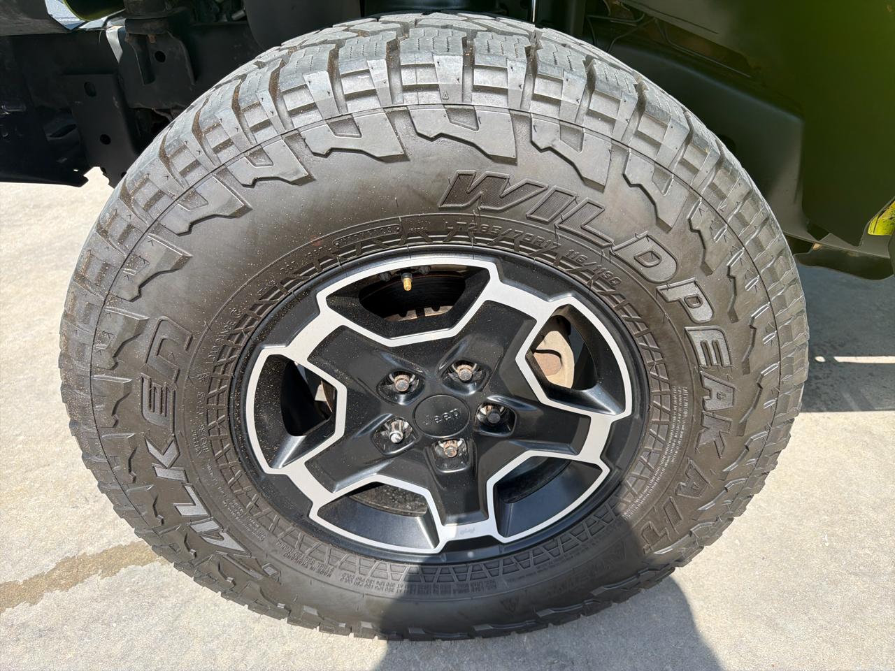 Jeep Wrangler Unlimited 4WD 4dr Sahara 2016
