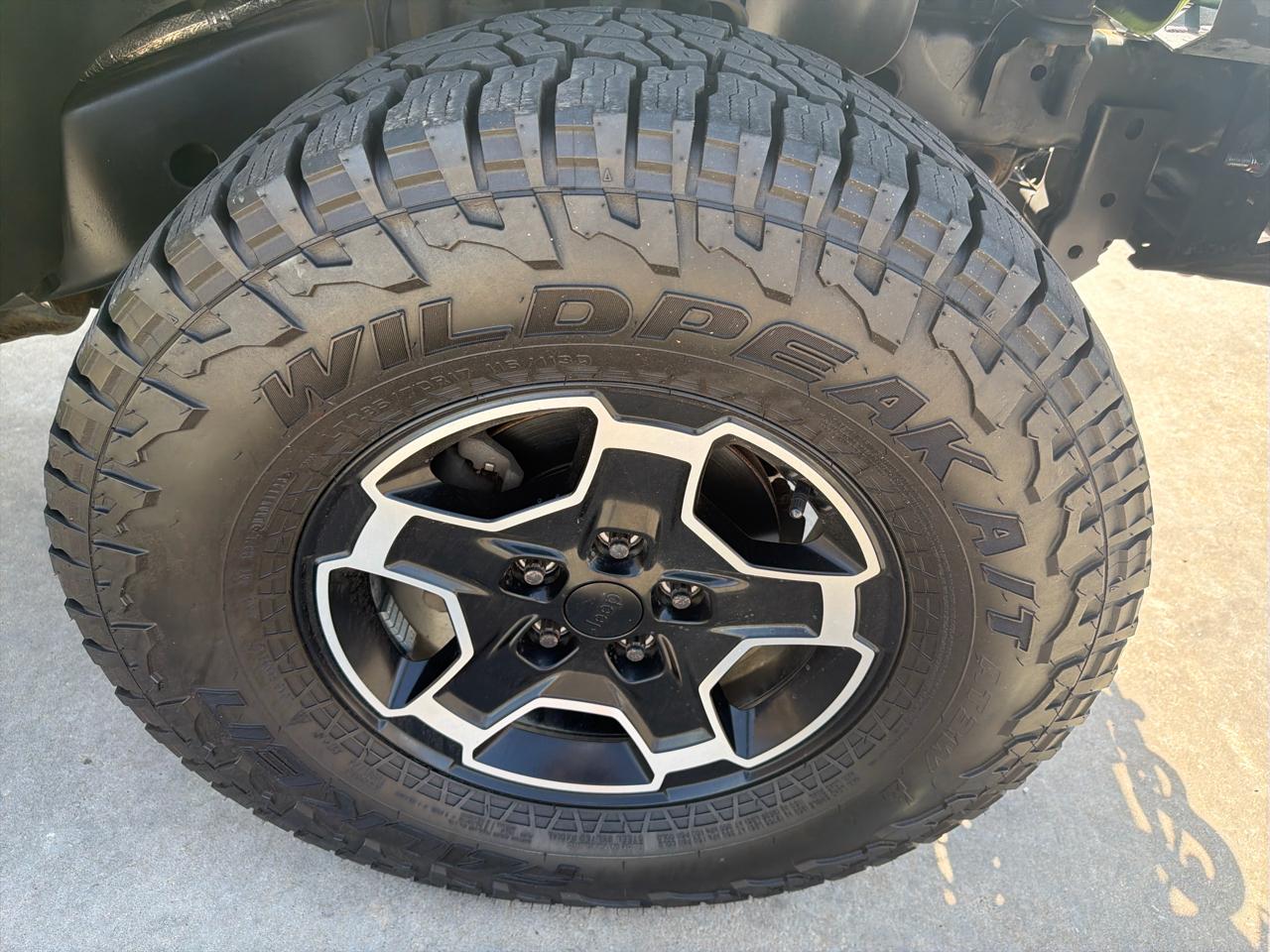 Jeep Wrangler Unlimited 4WD 4dr Sahara 2016