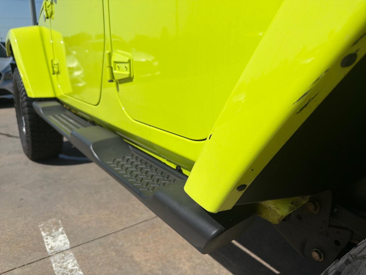Jeep Wrangler Unlimited 4WD 4dr Sahara 2016