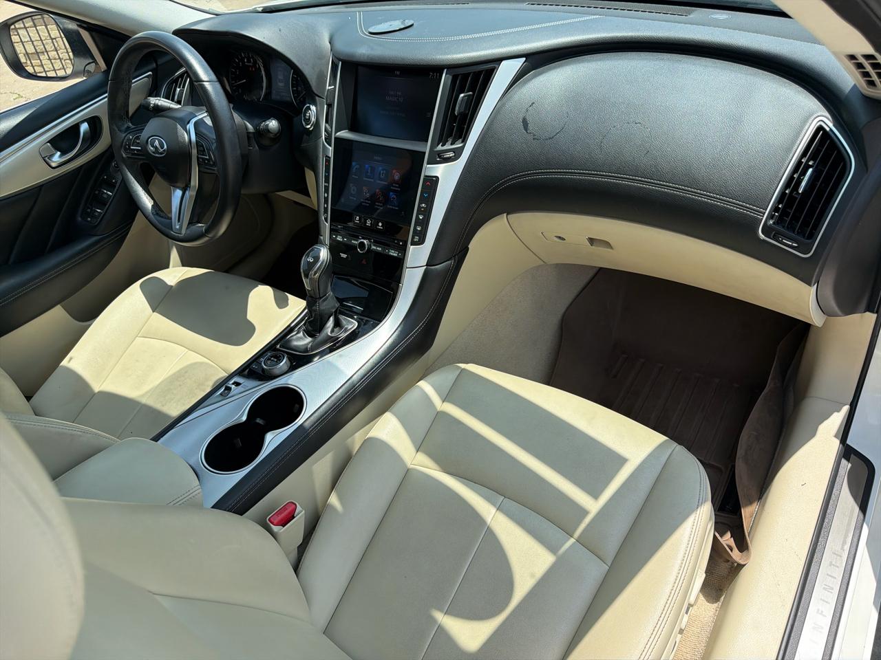 Infiniti Q50 3.0t LUXE RWD 2020