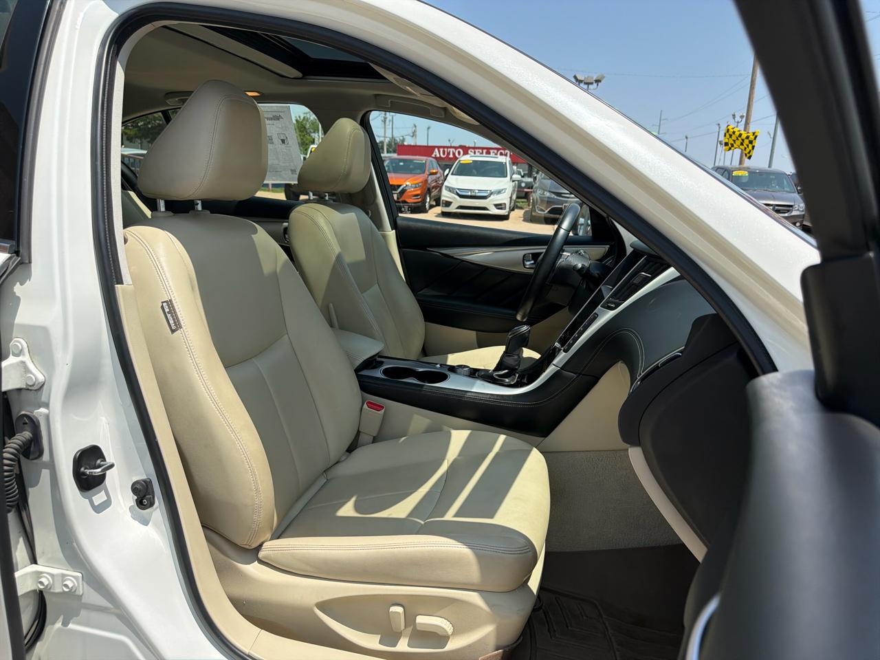 Infiniti Q50 3.0t LUXE RWD 2020