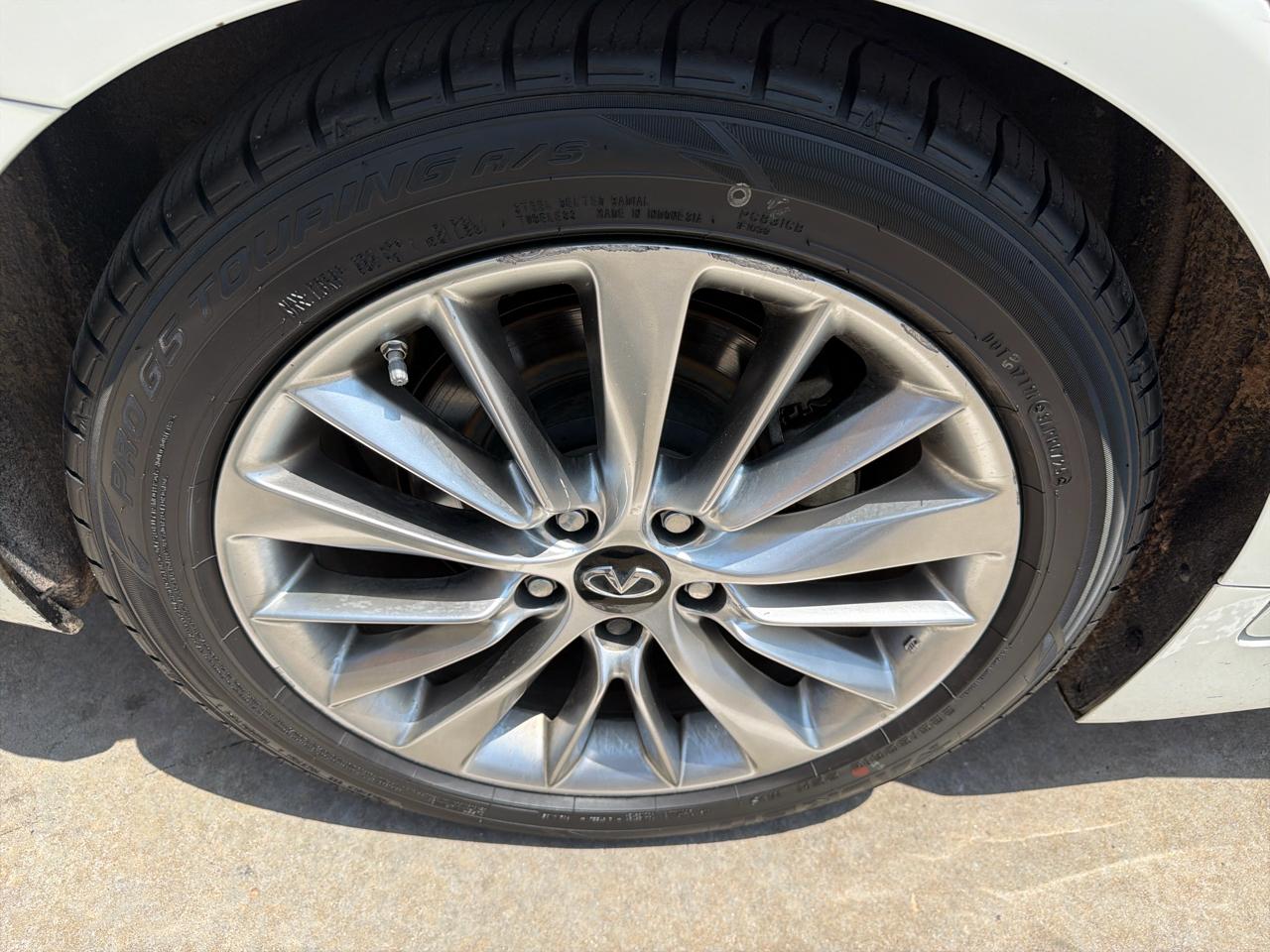 Infiniti Q50 3.0t LUXE RWD 2020