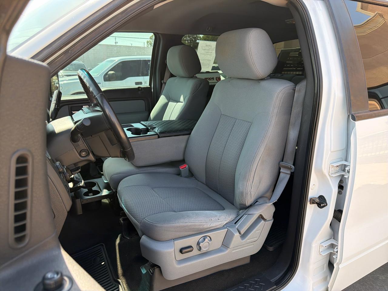 Ford F-150 4WD SuperCrew 145" XLT 2013