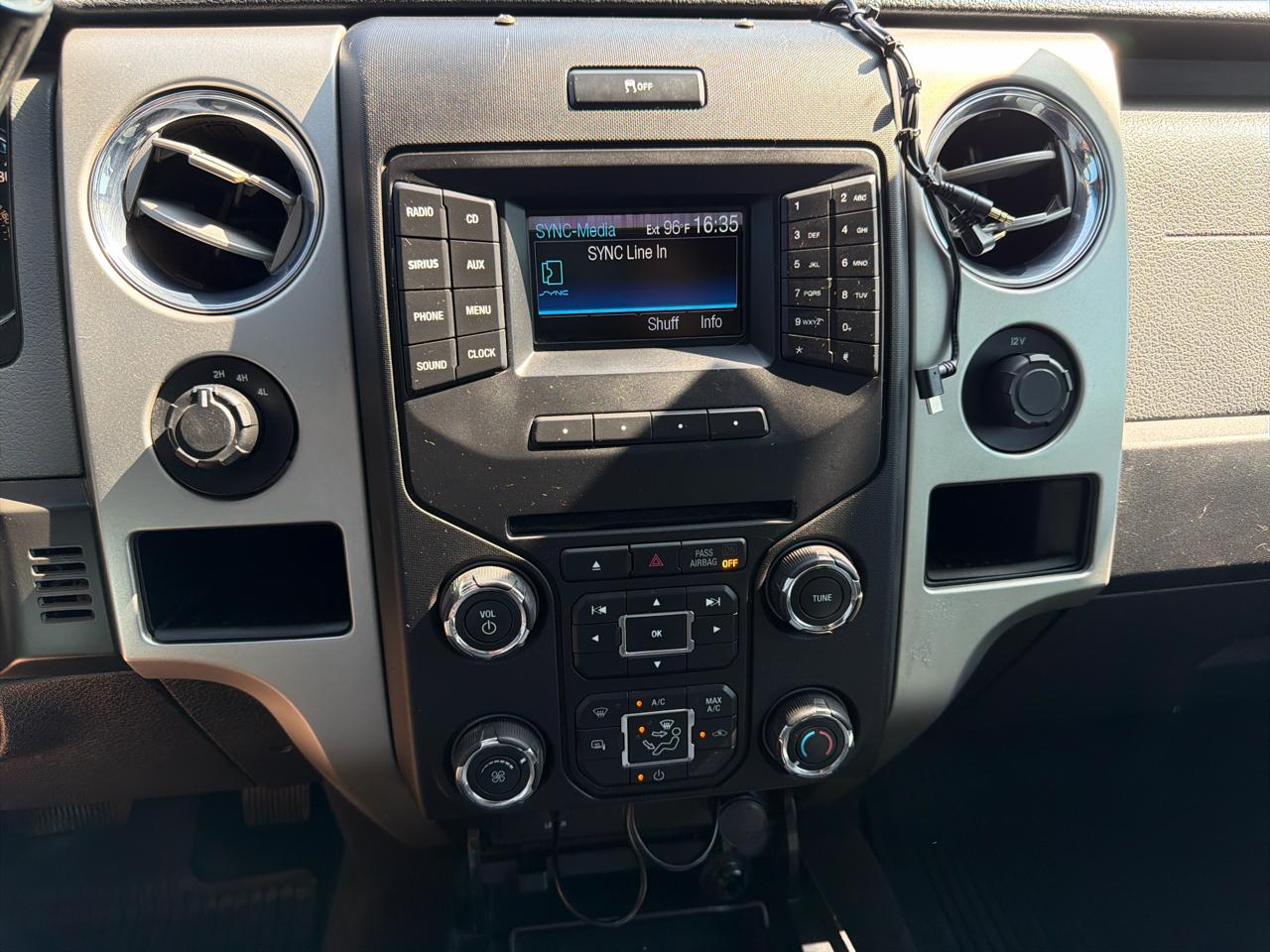 Ford F-150 4WD SuperCrew 145" XLT 2013