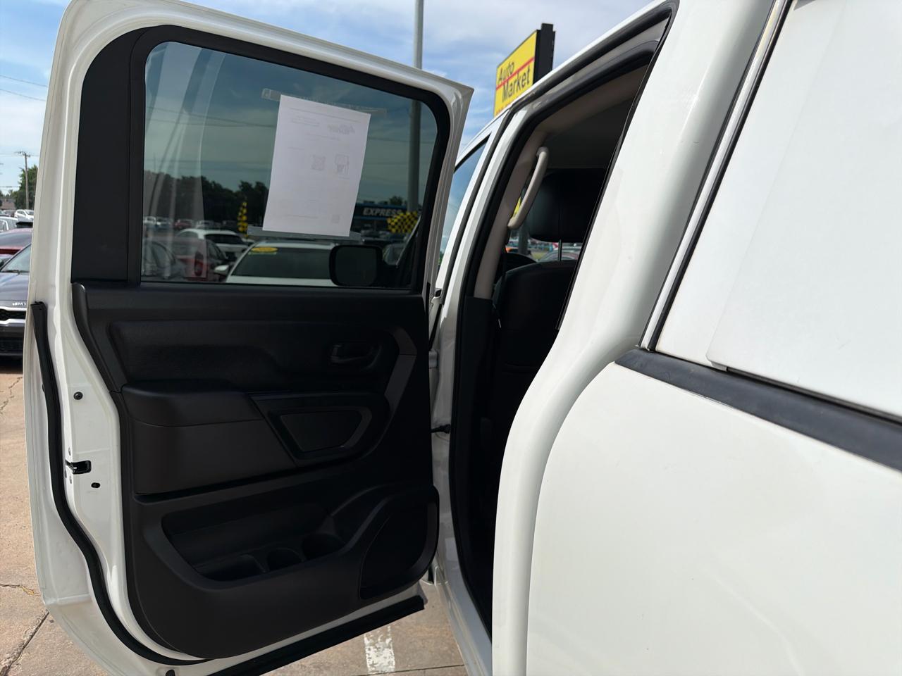 Nissan Titan XD 4x4 Crew Cab S 2021