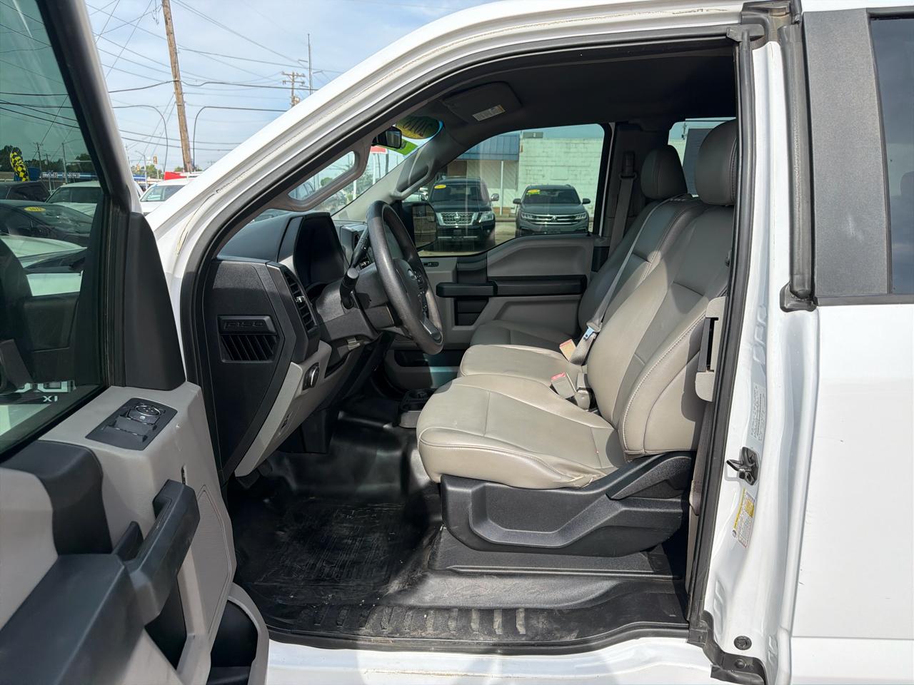 Ford F-150 Lariat 4WD SuperCab 8' Box 2018