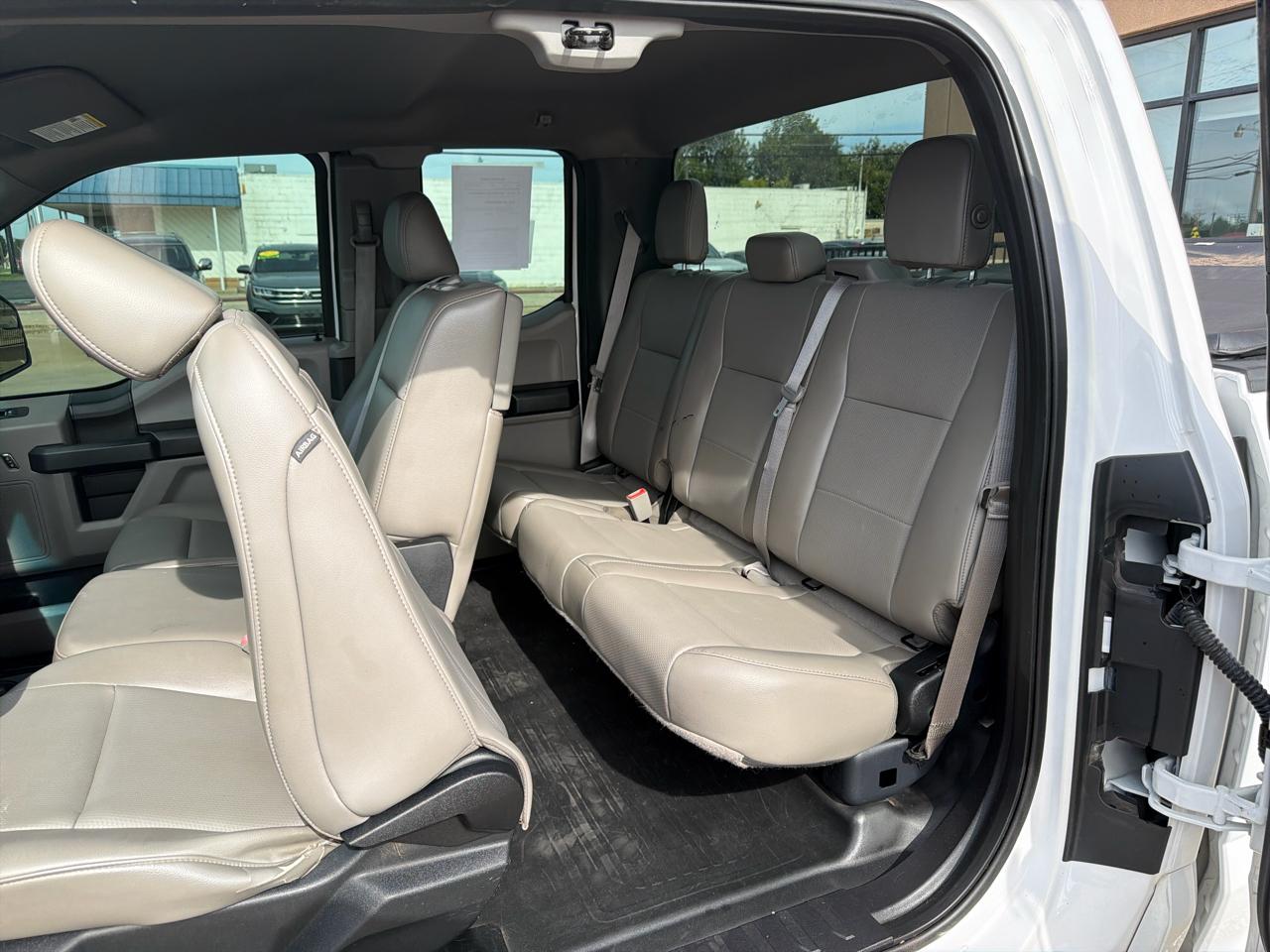 Ford F-150 Lariat 4WD SuperCab 8' Box 2018