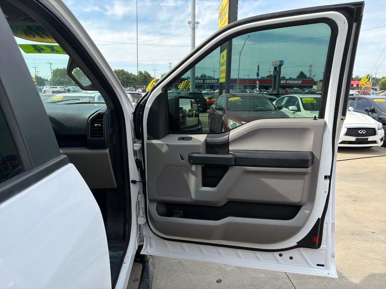 Ford F-150 Lariat 4WD SuperCab 8' Box 2018