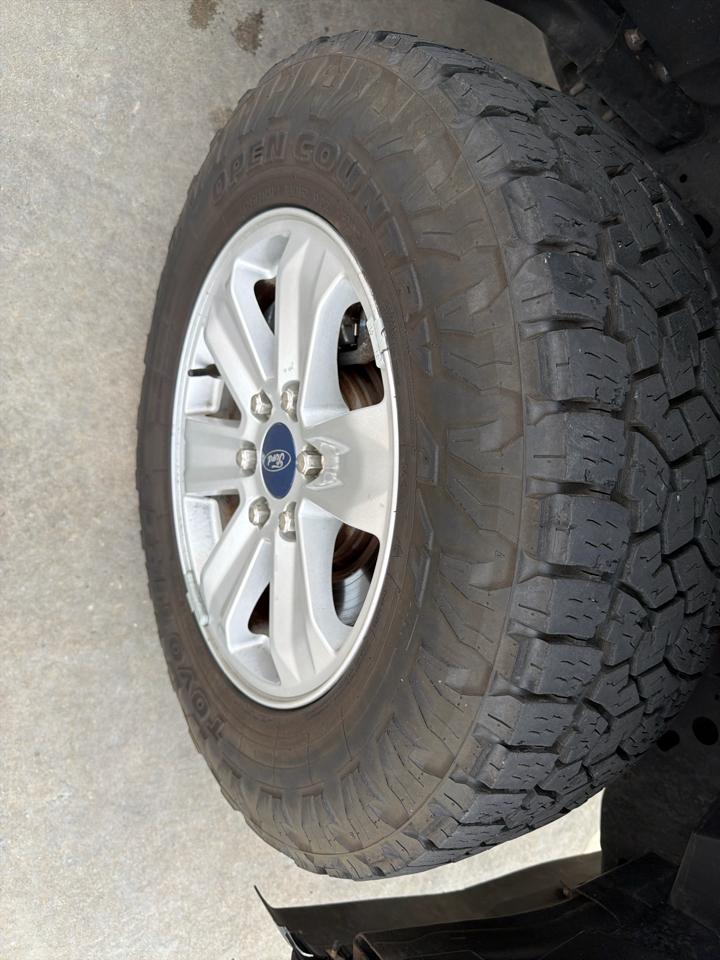Ford F-150 Lariat 4WD SuperCab 8' Box 2018