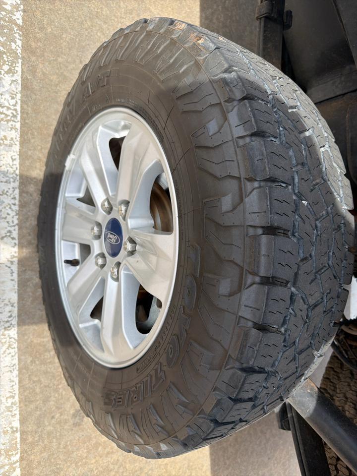 Ford F-150 Lariat 4WD SuperCab 8' Box 2018