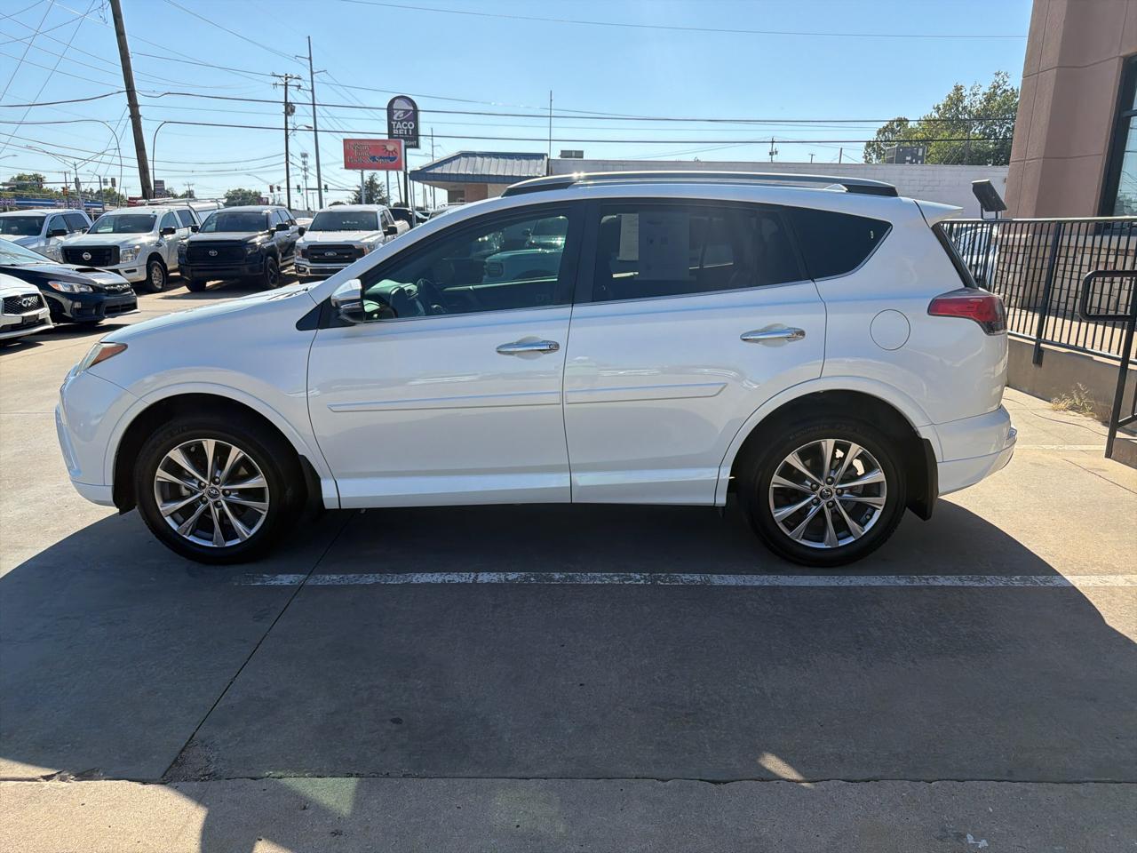 Toyota RAV4 Limited FWD (Natl) 2017