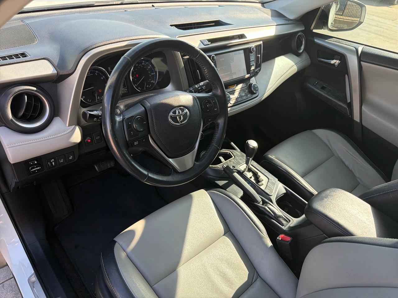 Toyota RAV4 Limited FWD (Natl) 2017