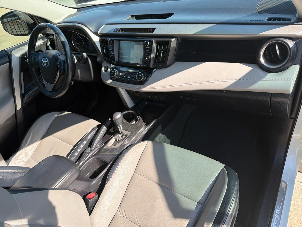 Toyota RAV4 Limited FWD (Natl) 2017