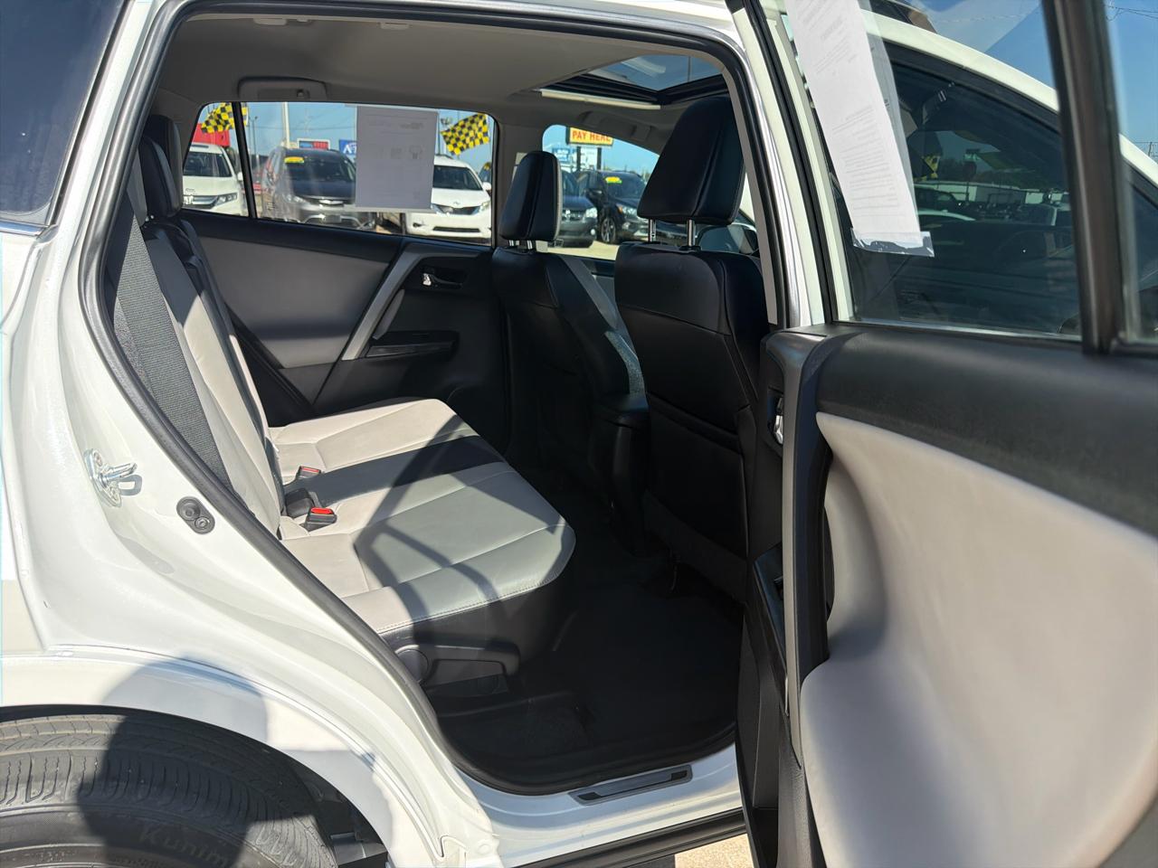 Toyota RAV4 Limited FWD (Natl) 2017