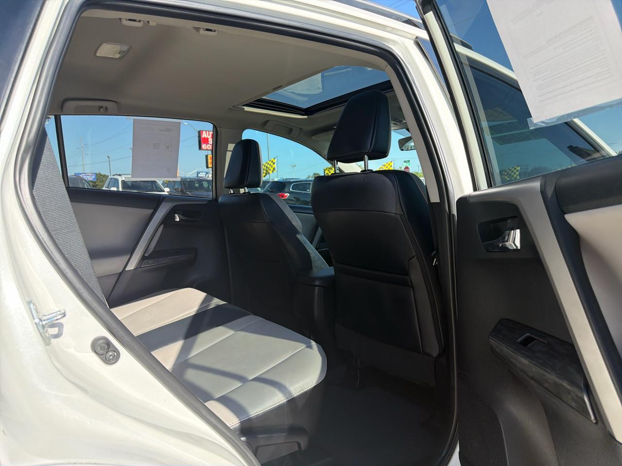 Toyota RAV4 Limited FWD (Natl) 2017
