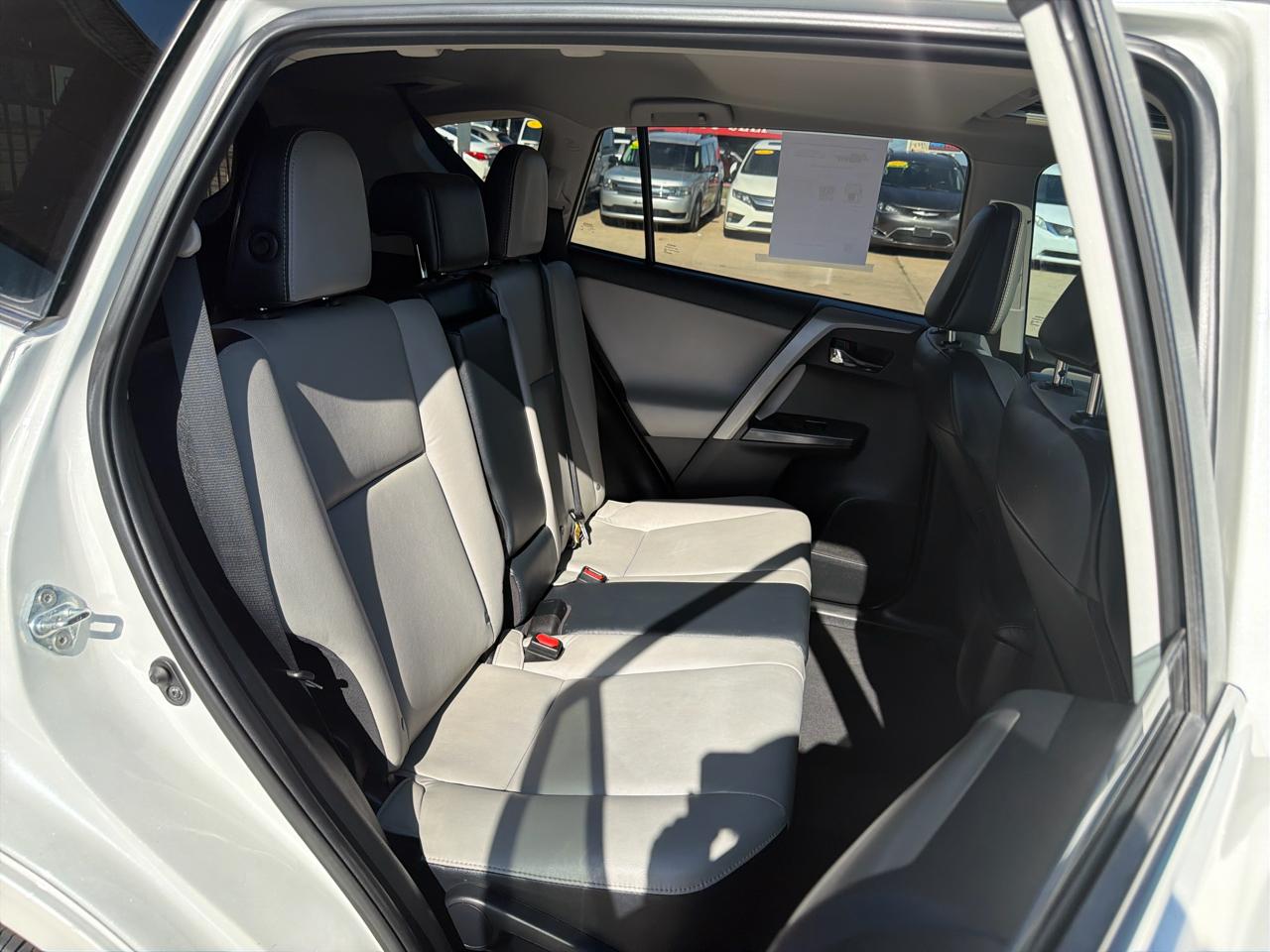 Toyota RAV4 Limited FWD (Natl) 2017