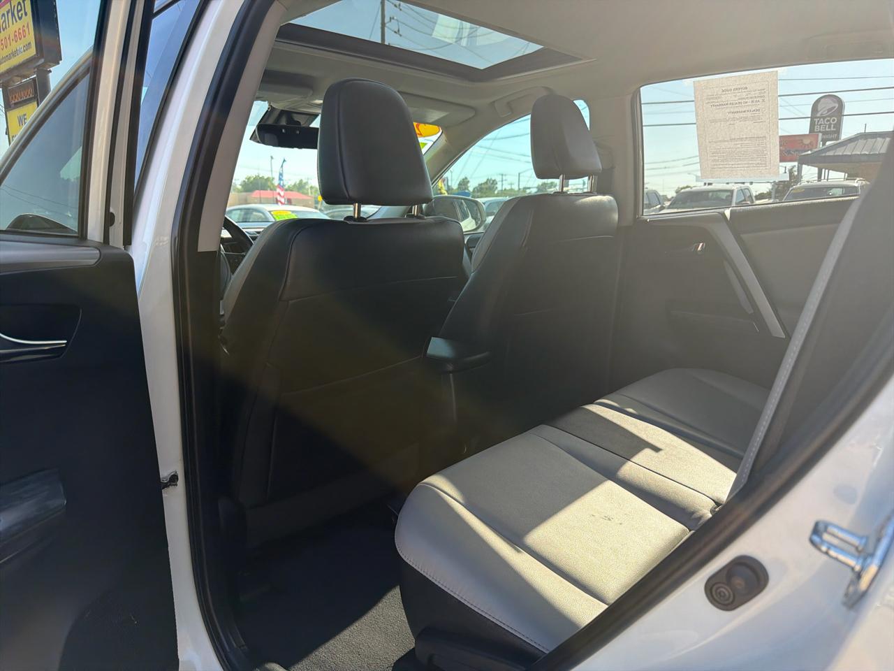 Toyota RAV4 Limited FWD (Natl) 2017