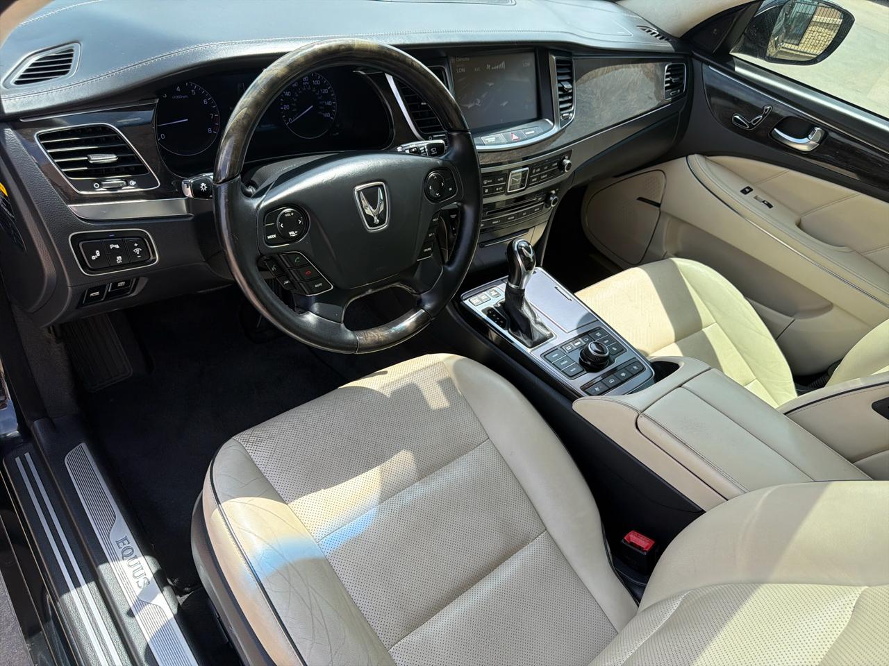 Hyundai Equus 4dr Sdn Signature 2016