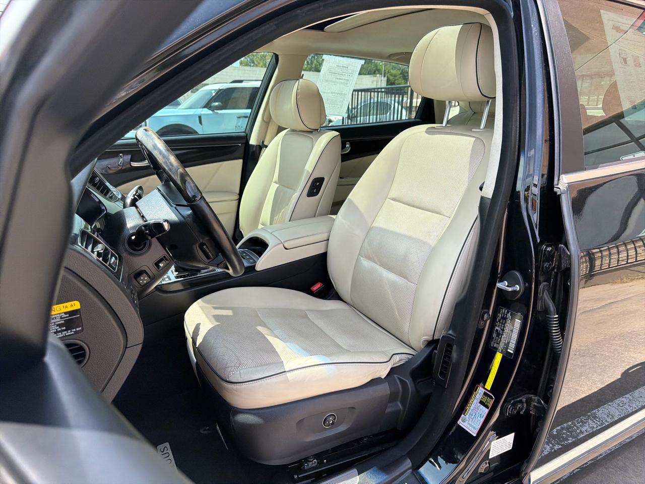 Hyundai Equus 4dr Sdn Signature 2016