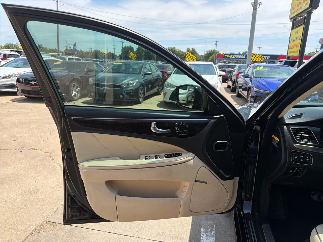 Hyundai Equus 4dr Sdn Signature 2016