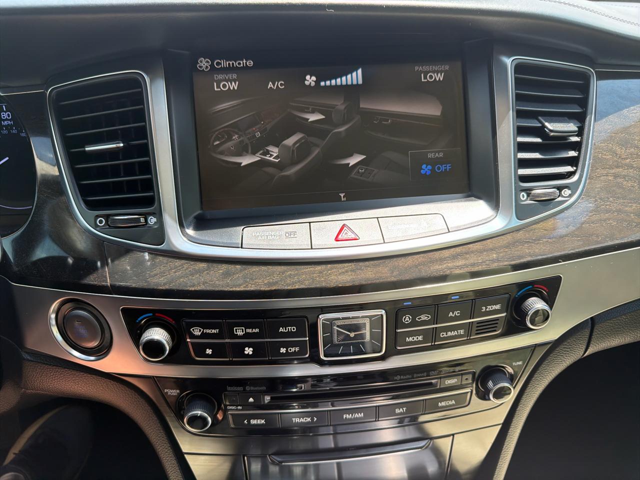 Hyundai Equus 4dr Sdn Signature 2016
