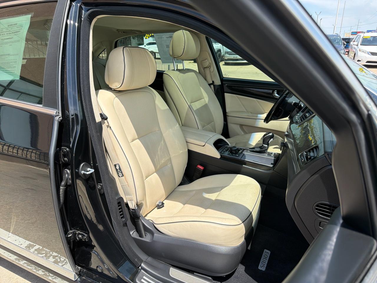 Hyundai Equus 4dr Sdn Signature 2016