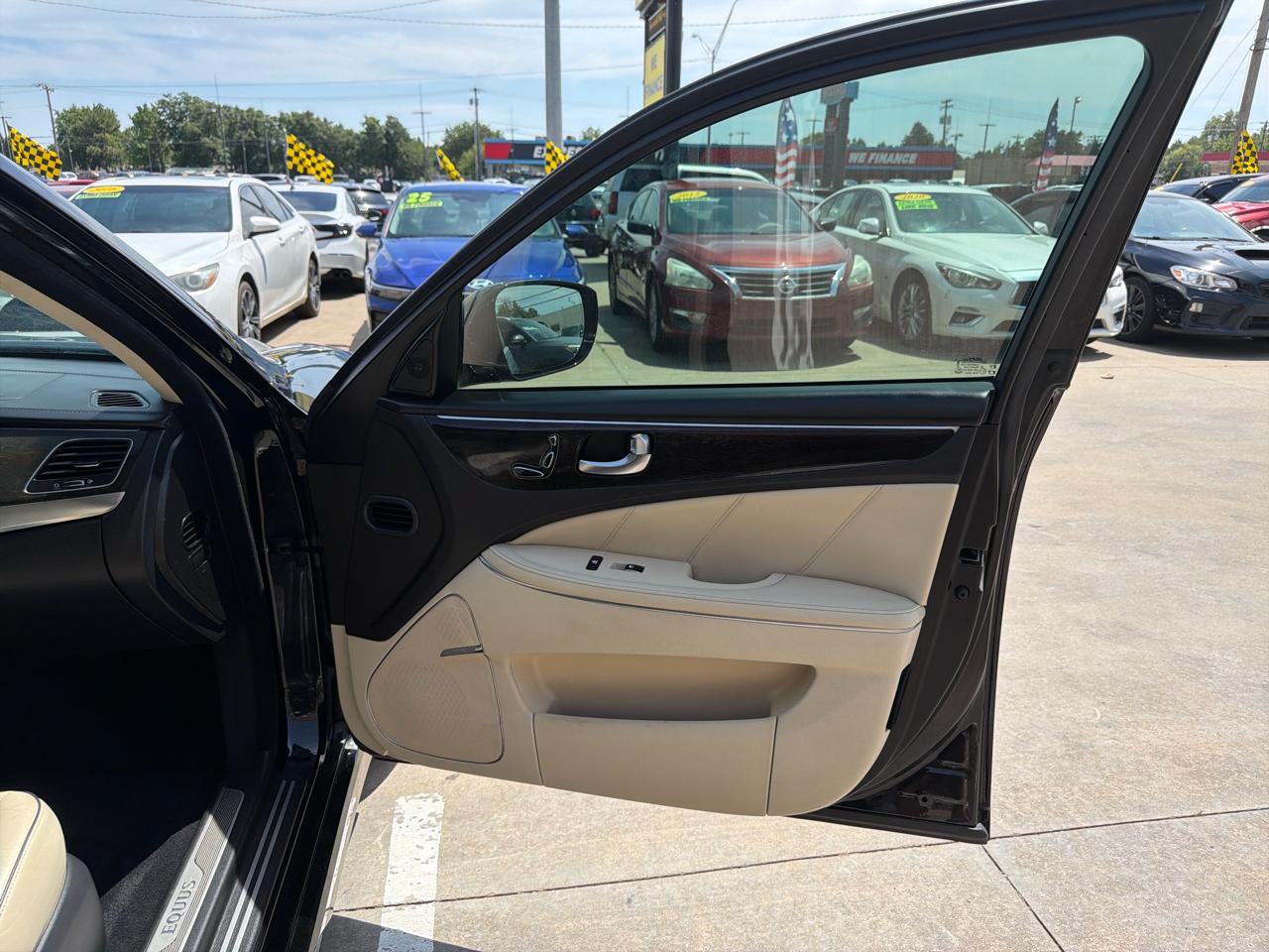 Hyundai Equus 4dr Sdn Signature 2016
