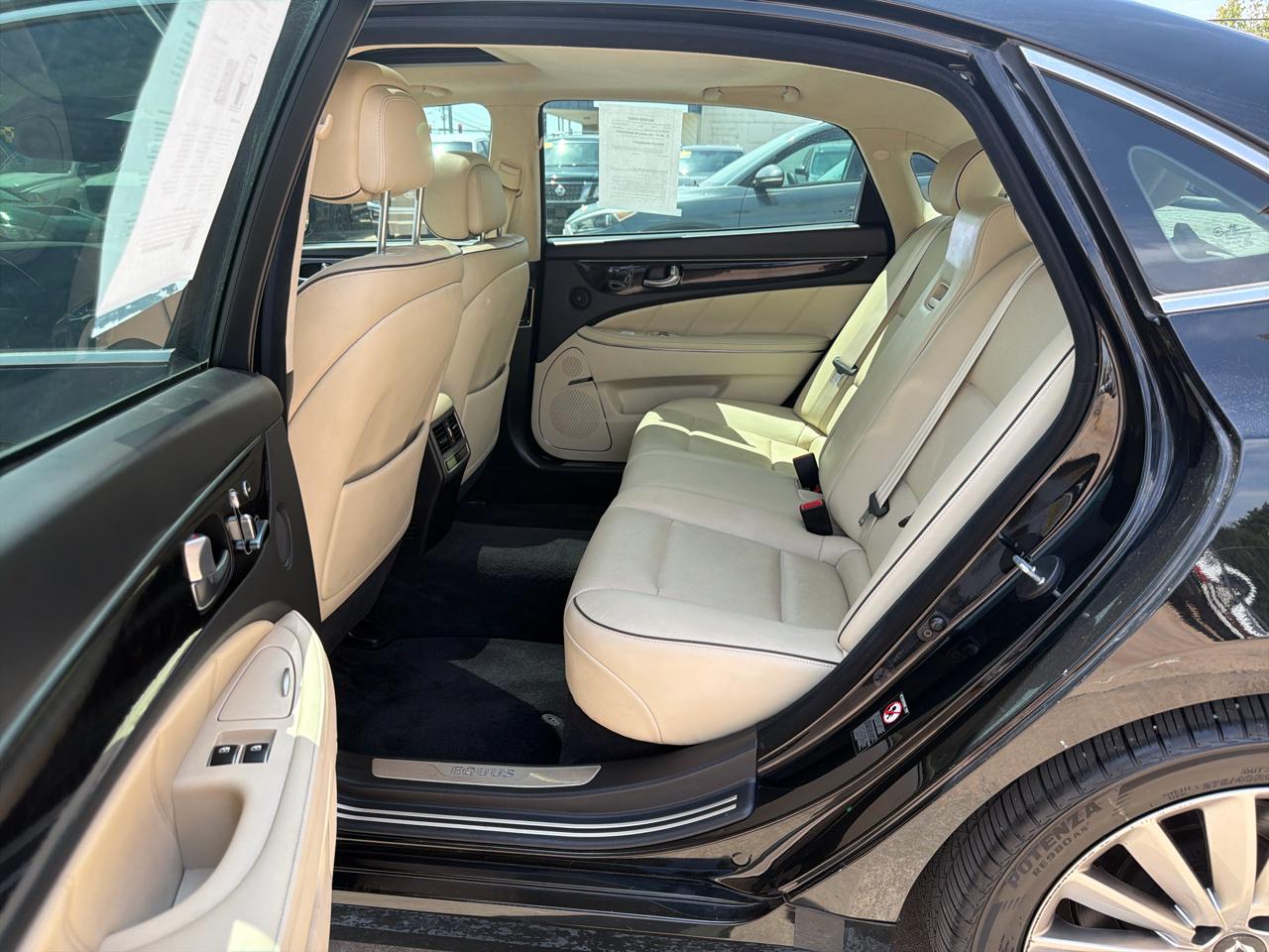 Hyundai Equus 4dr Sdn Signature 2016