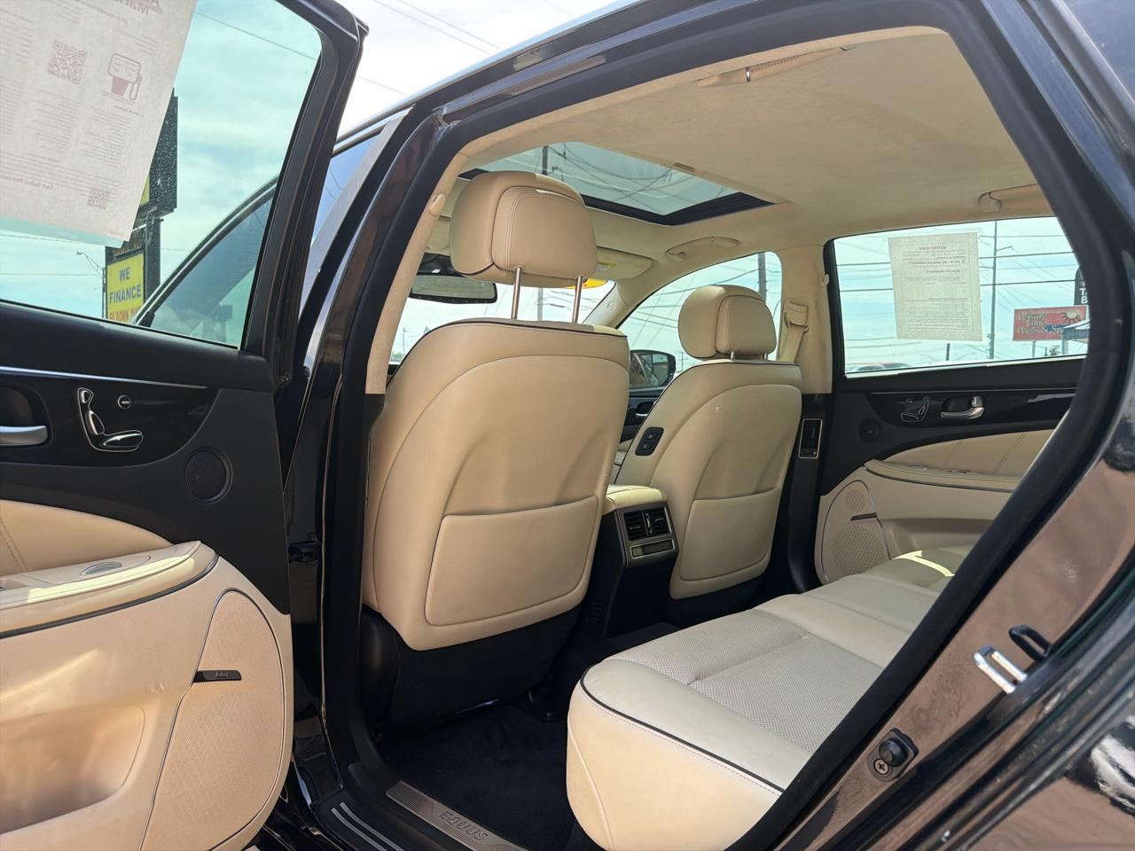 Hyundai Equus 4dr Sdn Signature 2016