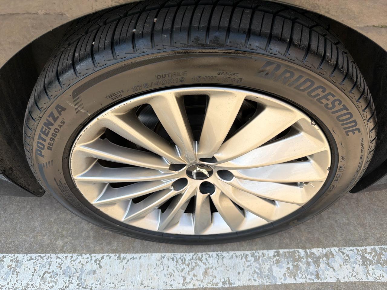 Hyundai Equus 4dr Sdn Signature 2016