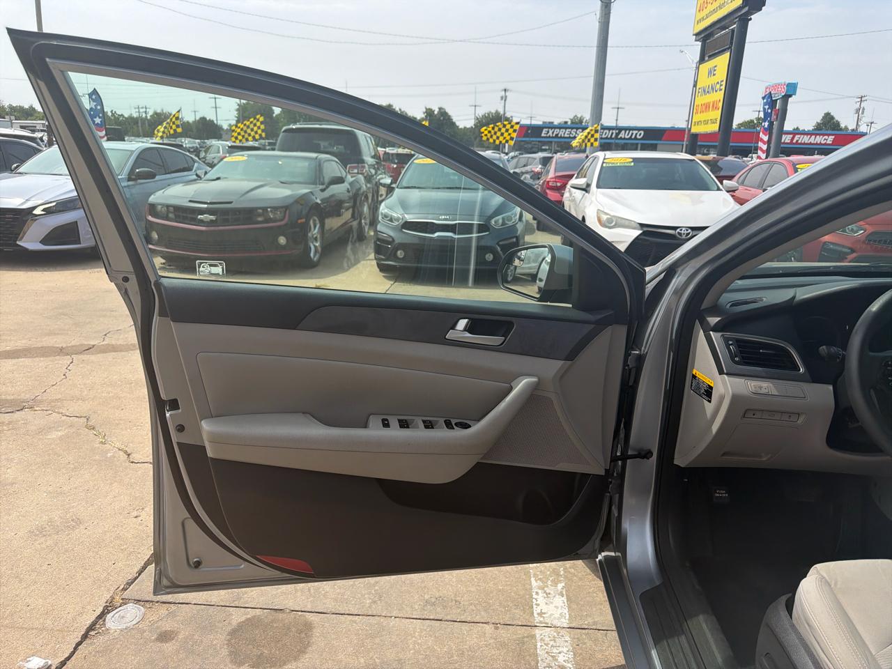 Hyundai Sonata 4dr Sdn 2.4L SE PZEV 2015