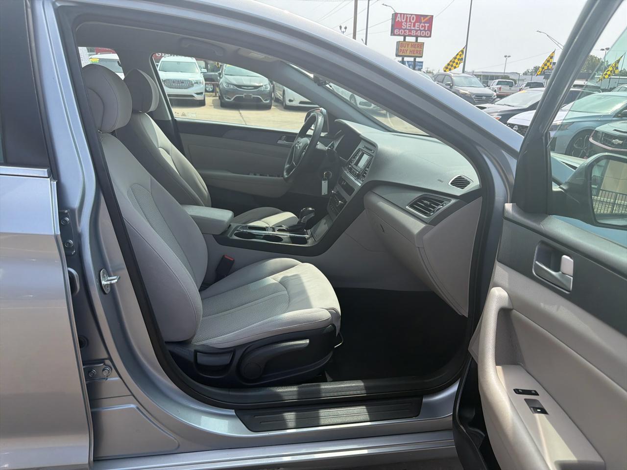 Hyundai Sonata 4dr Sdn 2.4L SE PZEV 2015
