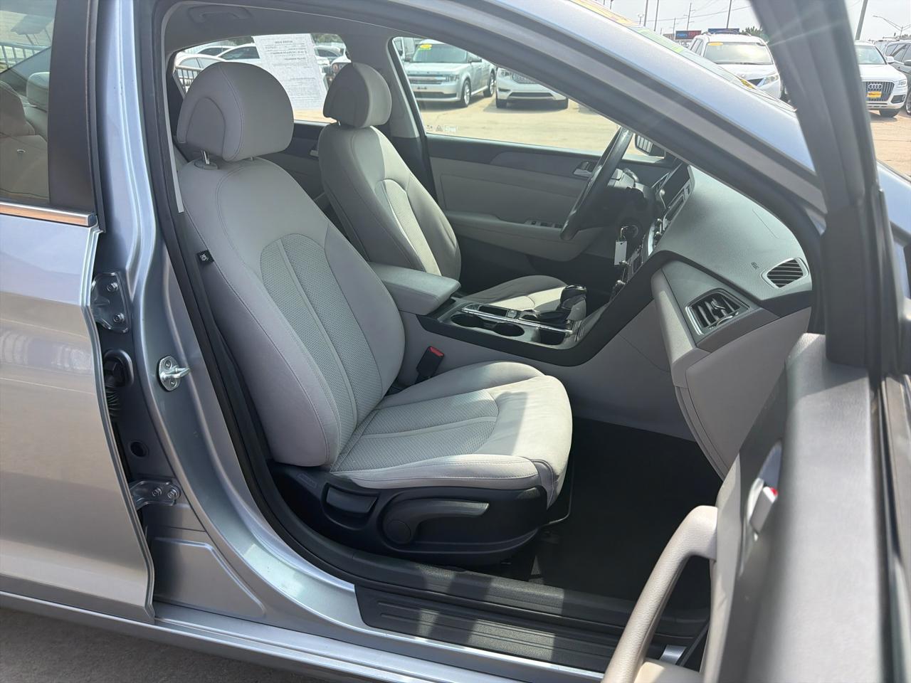 Hyundai Sonata 4dr Sdn 2.4L SE PZEV 2015