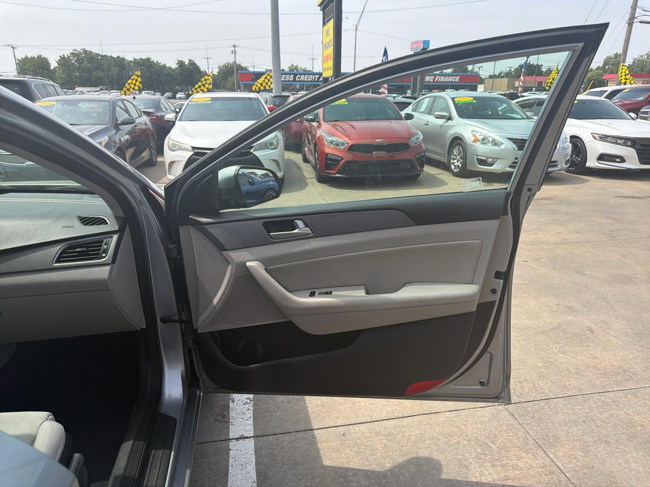 Hyundai Sonata 4dr Sdn 2.4L SE PZEV 2015