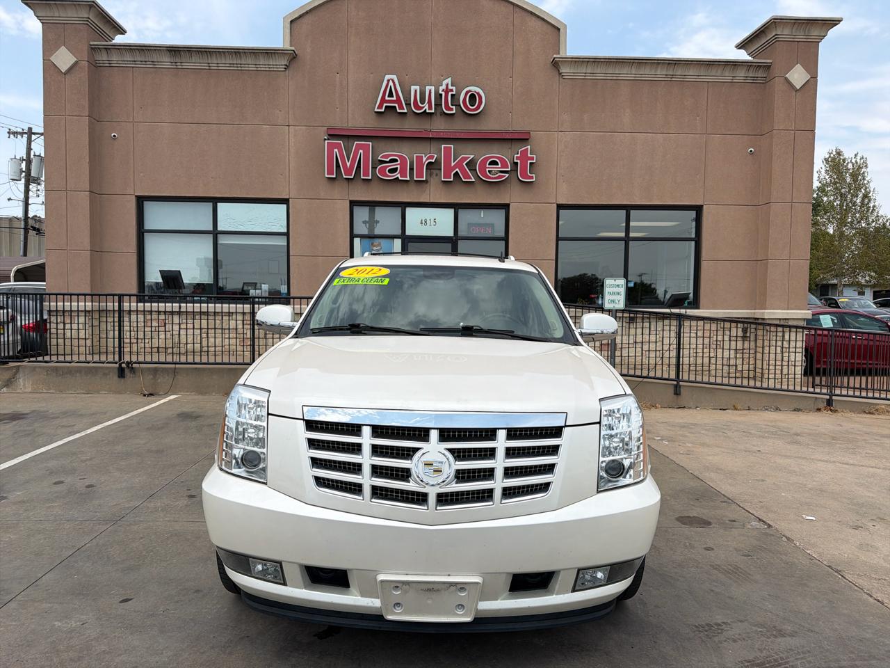 Cadillac Escalade 2WD 4dr Luxury 2012