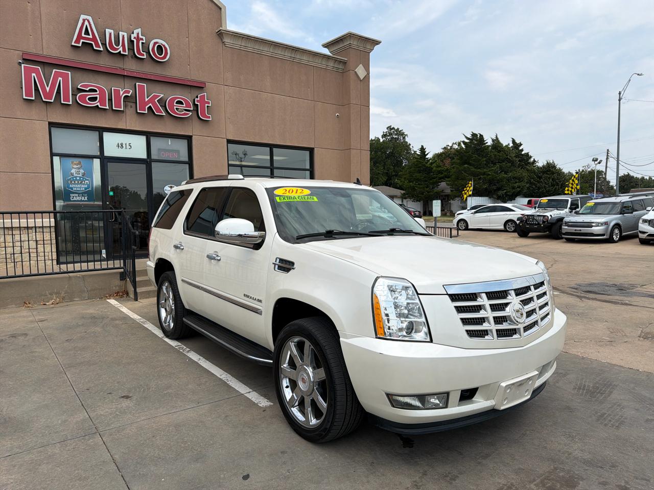 Cadillac Escalade 2WD 4dr Luxury 2012