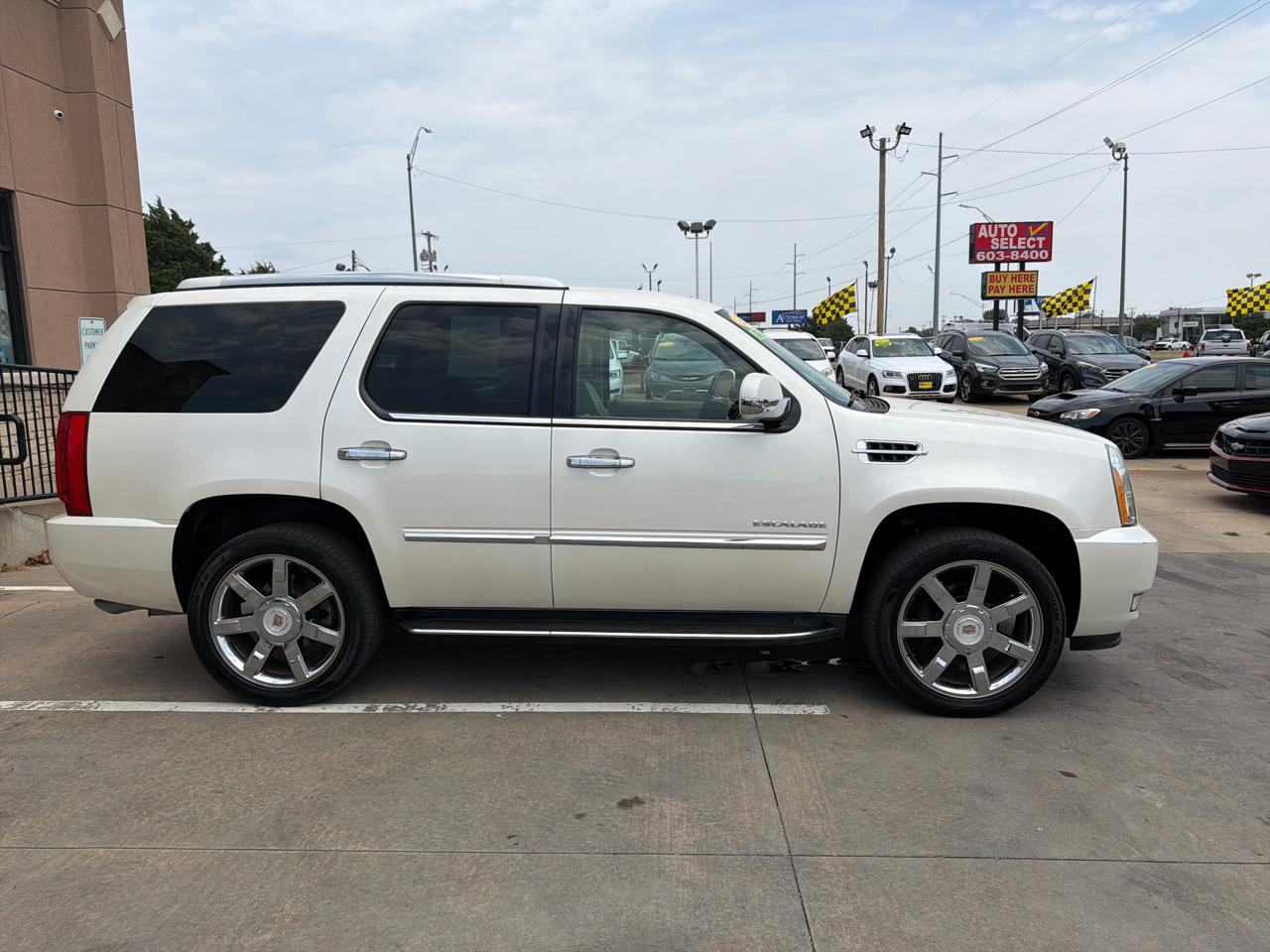 Cadillac Escalade 2WD 4dr Luxury 2012