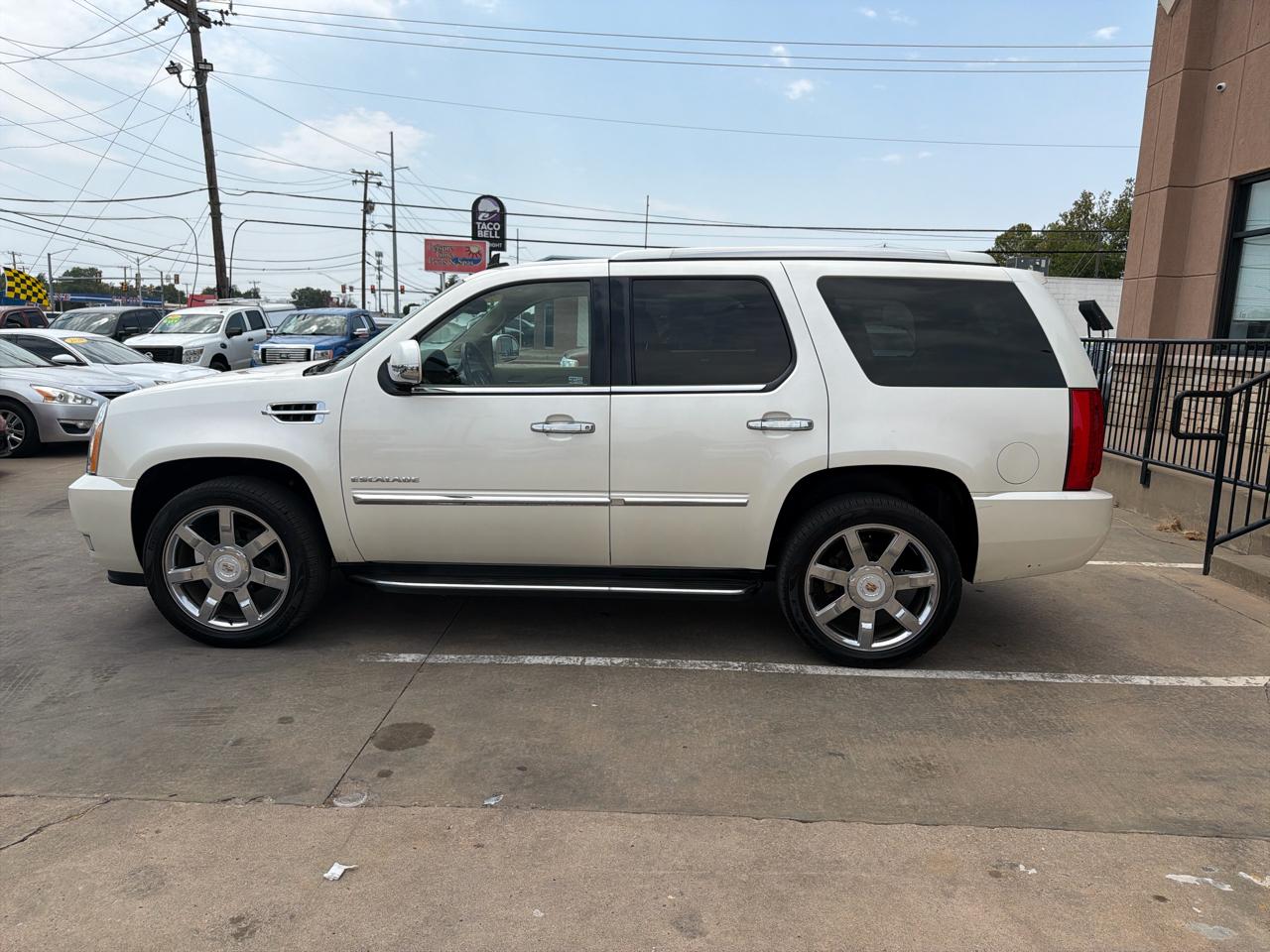 Cadillac Escalade 2WD 4dr Luxury 2012