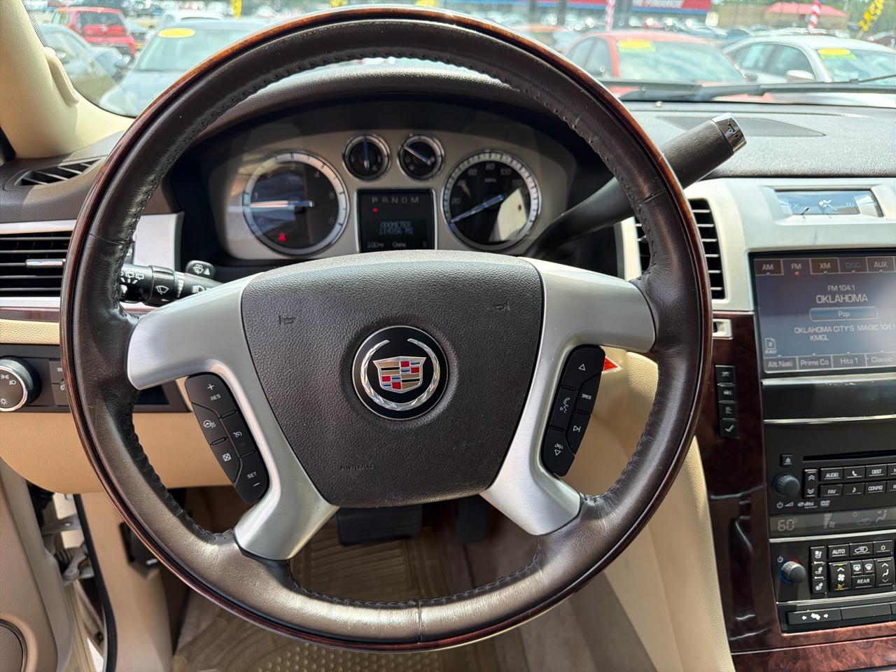 Cadillac Escalade 2WD 4dr Luxury 2012