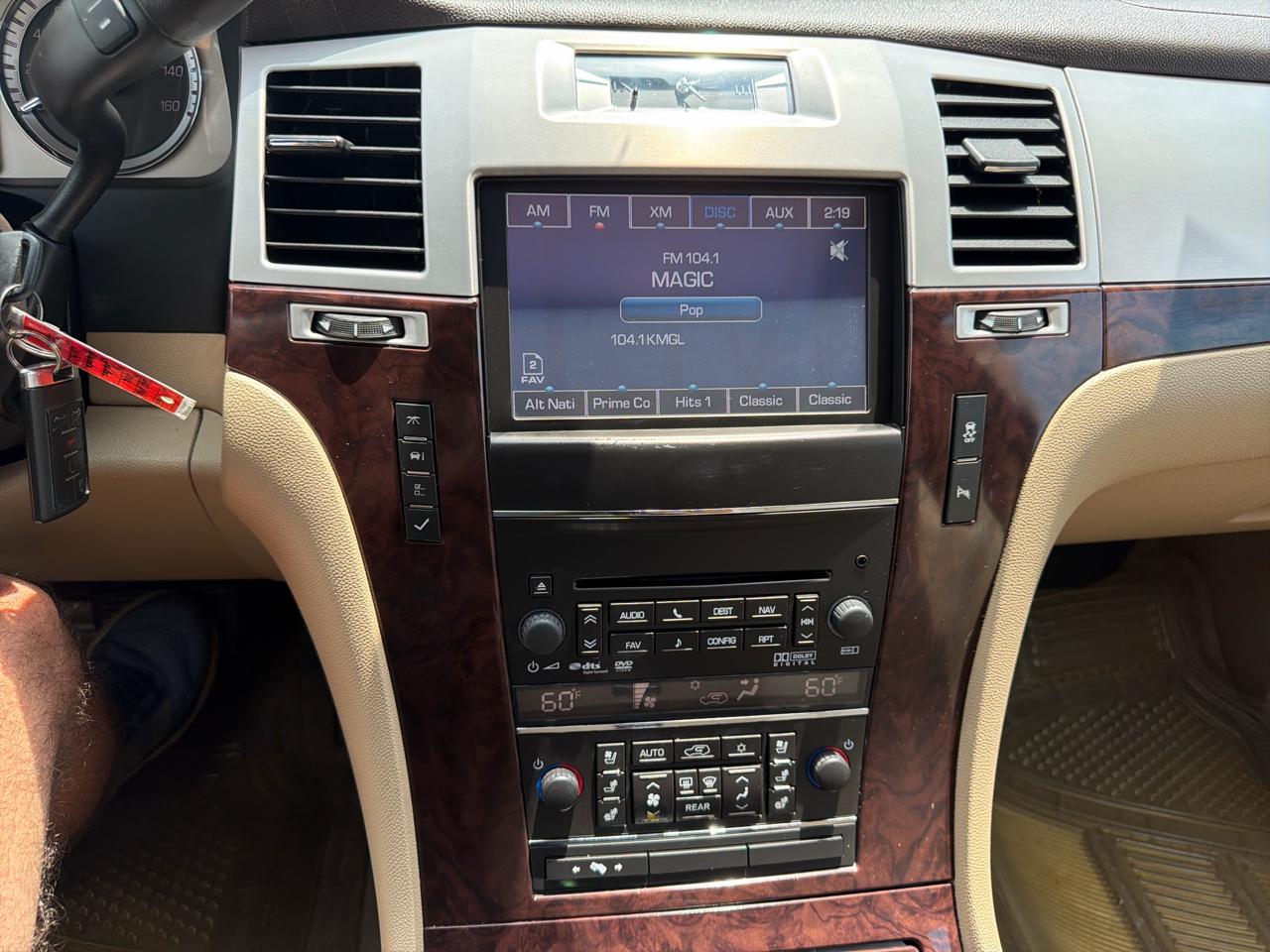 Cadillac Escalade 2WD 4dr Luxury 2012